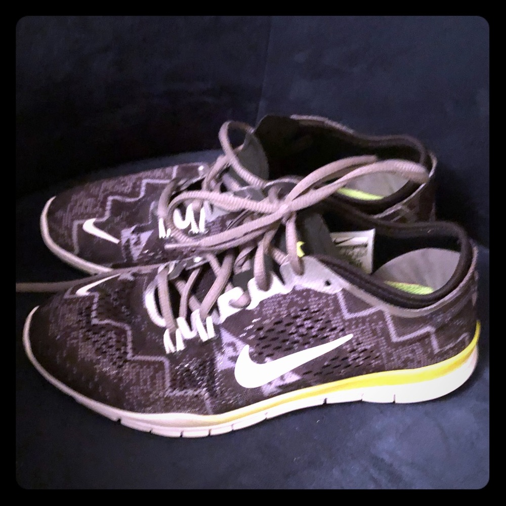Nike Air size 6.5. Like new.